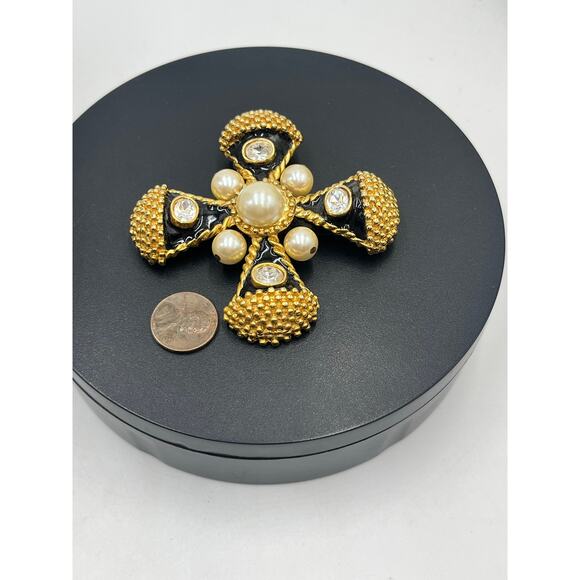 Vintage Large Maltese Cross
Brooch Gold Tone Black Enamel
Faux Pearls Rhinestone - Picture 2 of 9
